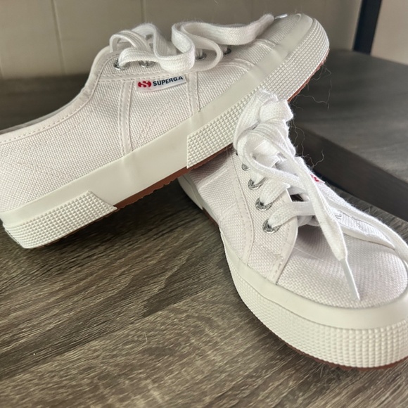 Superga Canvas White Tennis Shoe Sneaker - Picture 2 of 7